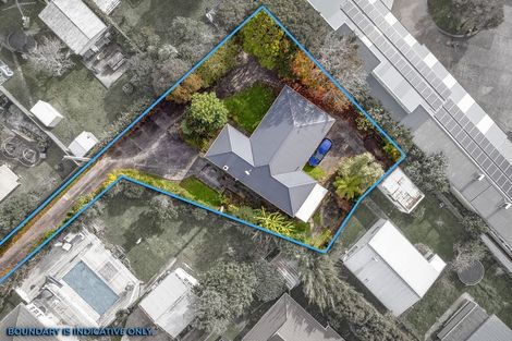 Photo of property in 4 Grainger Road, Te Atatu South, Auckland, 0610