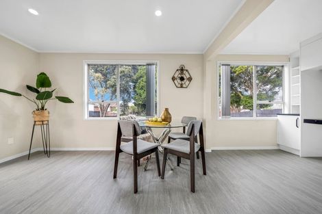 Photo of property in 11 Dorendia Place, Clendon Park, Auckland, 2103