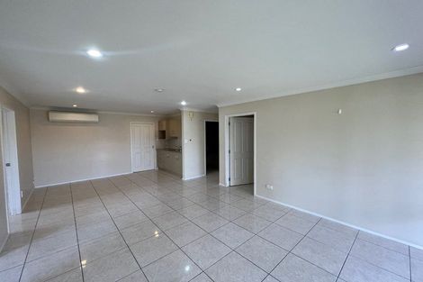 Photo of property in 34 Fairchild Avenue, Goodwood Heights, Auckland, 2105