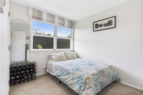 Photo of property in 2/34a Sunnynook Road, Sunnynook, Auckland, 0620