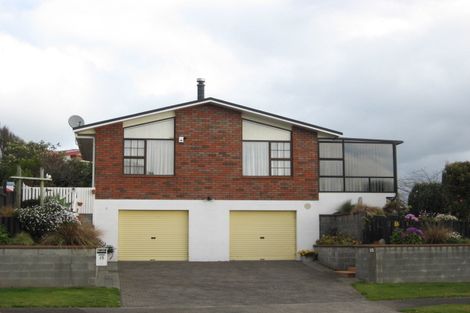 Photo of property in 15 Saint Ives Grove, Whalers Gate, New Plymouth, 4310