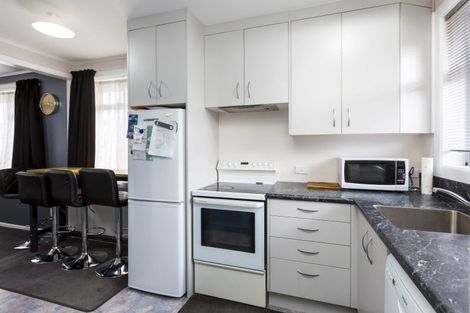 Photo of property in 2/15 Clouston Park Road, Ebdentown, Upper Hutt, 5018