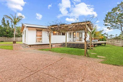 Photo of property in 204 Shaw Road, Oratia, Auckland, 0604