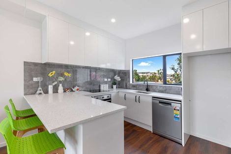 Photo of property in 3/68 Smythe Road, Henderson, Auckland, 0612