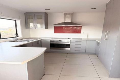 Photo of property in 38 Kenderdine Road, Papatoetoe, Auckland, 2025