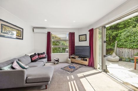 Photo of property in 1b Cecil Road, Tawa, Wellington, 5028