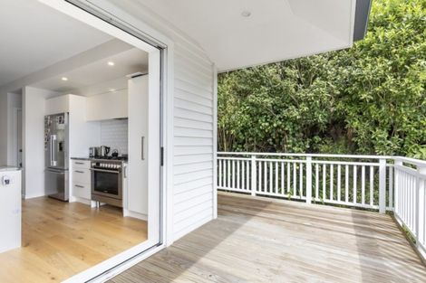 Photo of property in 56e Nicholson Road, Khandallah, Wellington, 6035