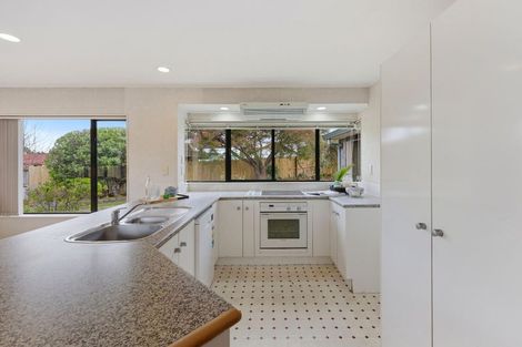 Photo of property in 76 Burswood Drive, Burswood, Auckland, 2013