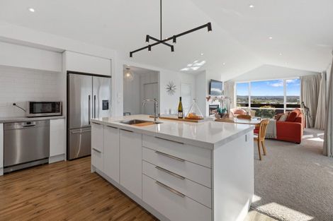 Photo of property in 31 Benmore Crescent, Pyes Pa, Tauranga, 3112