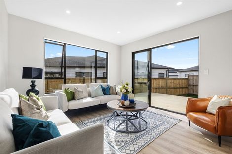 Photo of property in 23 Vinistra Road, Kumeu, 0810