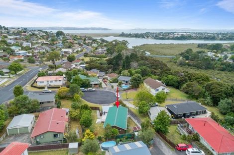 Photo of property in 3 Lorena Place, West Harbour, Auckland, 0618