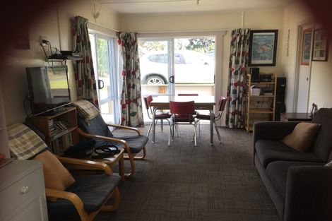 Photo of property in 1 First Avenue, Urenui, 4377