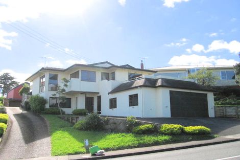 Photo of property in 2/28 Devon Road, Bucklands Beach, Auckland, 2012