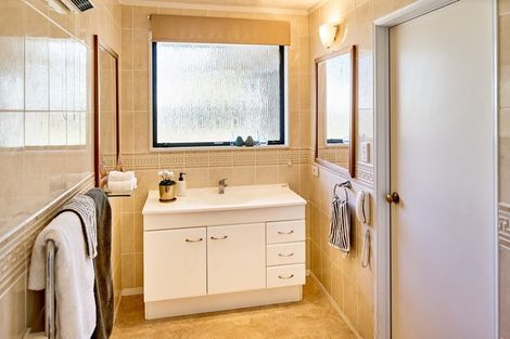 Photo of property in 1 The Top Gallant, Whitby, Porirua, 5024