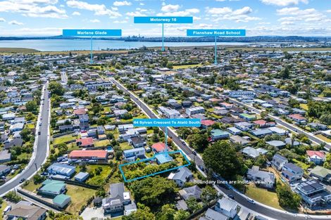 Photo of property in 64 Sylvan Crescent, Te Atatu South, Auckland, 0610