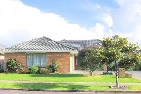 Photo of property in 34 Claremont Way, East Tamaki Heights, Auckland, 2016