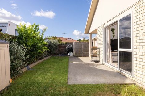 Photo of property in 2/100 Millers Road, Brookfield, Tauranga, 3110