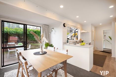 Photo of property in 96 Stewart Drive, Newlands, Wellington, 6037