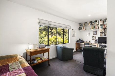 Photo of property in 18 Patanga Crescent, Thorndon, Wellington, 6011