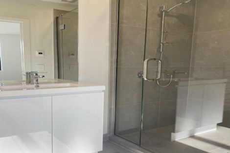 Photo of property in 30b Collins Avenue, Tawa, Wellington, 5028