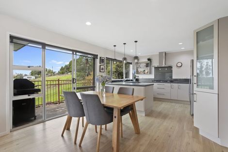 Photo of property in 267 Forest Hill Road, Waiatarua, Auckland, 0612