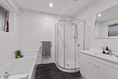 Photo of property in 25 Anich Road, Massey, Auckland, 0614