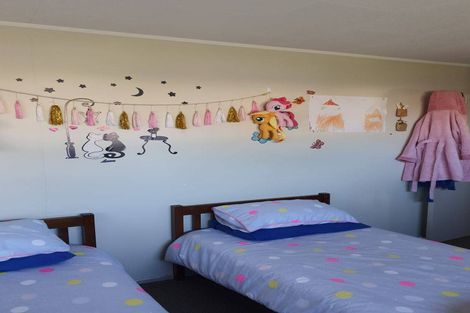 Photo of property in 9 Balwyn Place, Clendon Park, Auckland, 2103