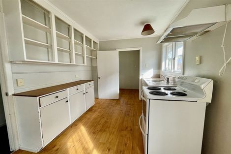 Photo of property in 12 Strid Road, Te Atatu South, Auckland, 0610