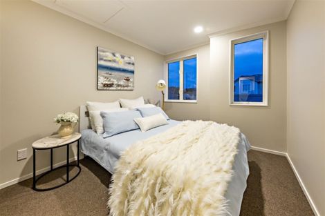 Photo of property in 8 Warbler Crescent, Papakura, 2110