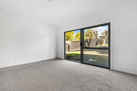 Photo of property in 24 Leaver Place, Weymouth, Auckland, 2103