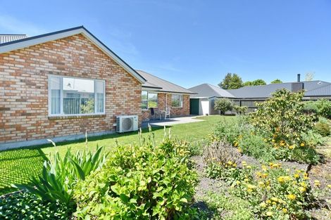 Photo of property in 15 Sycamore Close, Rangiora, 7400