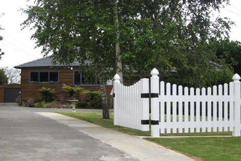 Photo of property in 17 Ngaio Avenue, Mangere Bridge, Auckland, 2022