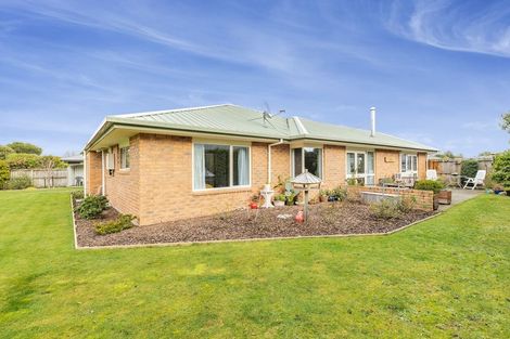 Photo of property in 6 Oldham Place, Darfield, 7510