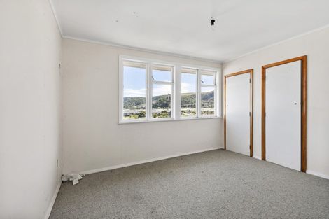 Photo of property in 61 Farmer Crescent, Taita, Lower Hutt, 5011