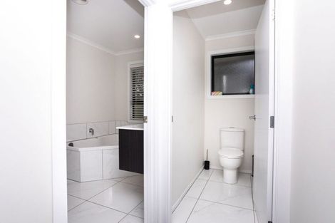 Photo of property in 34 Cowper Road, Dannevirke, 4930