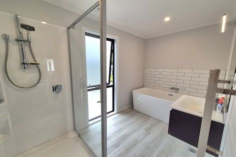 Photo of property in 60 Mawai Hakona Drive, Wallaceville, Upper Hutt, 5018