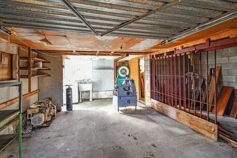 Photo of property in 114 Ennis Avenue, Pakuranga Heights, Auckland, 2010