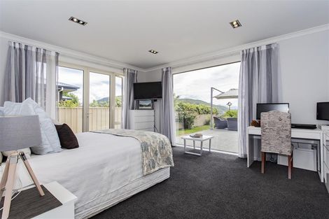 Photo of property in 2 Sams Place, Lake Tekapo, 7999