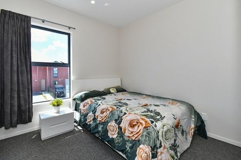 Photo of property in 1 Te Aparangi Road, Papakura, 2110