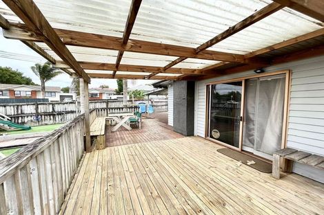 Photo of property in 112 Edmonton Road, Henderson, Auckland, 0612