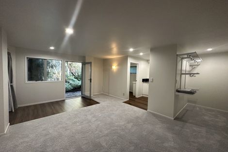 Photo of property in 77e Colwill Road, Massey, Auckland, 0614