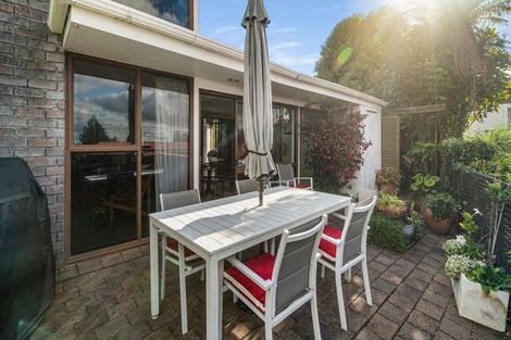 Photo of property in 2 Exeter Place, Tihiotonga, Rotorua, 3015