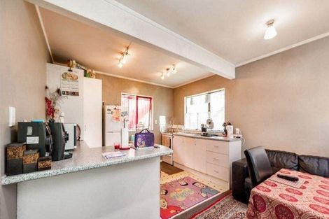 Photo of property in 12a Sabulite Road, Kelston, Auckland, 0602