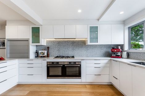 Photo of property in 18a Sylvan Park Avenue, Milford, Auckland, 0620