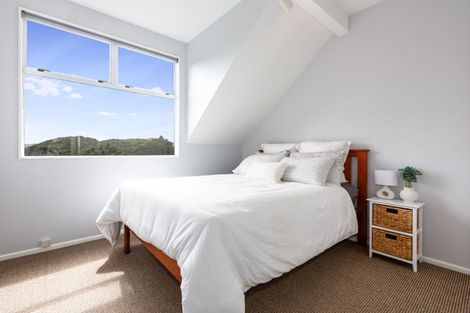 Photo of property in 24 Sailmaker Close, Whitby, Porirua, 5024