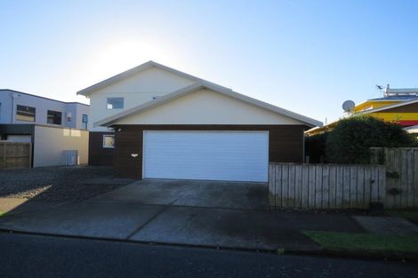 Photo of property in 17 Princes Street, Fitzroy, New Plymouth, 4312