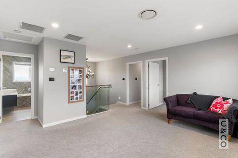 Photo of property in 37 Nobilo Road, Kumeu, 0810
