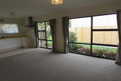 Photo of property in 38 Archers Road, Glenfield, Auckland, 0629