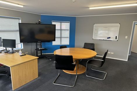 Photo of property in 352 Devon Street West, Lynmouth, New Plymouth, 4310