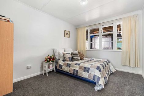 Photo of property in 51 Kenney Crescent, Fairfield, Hamilton, 3214